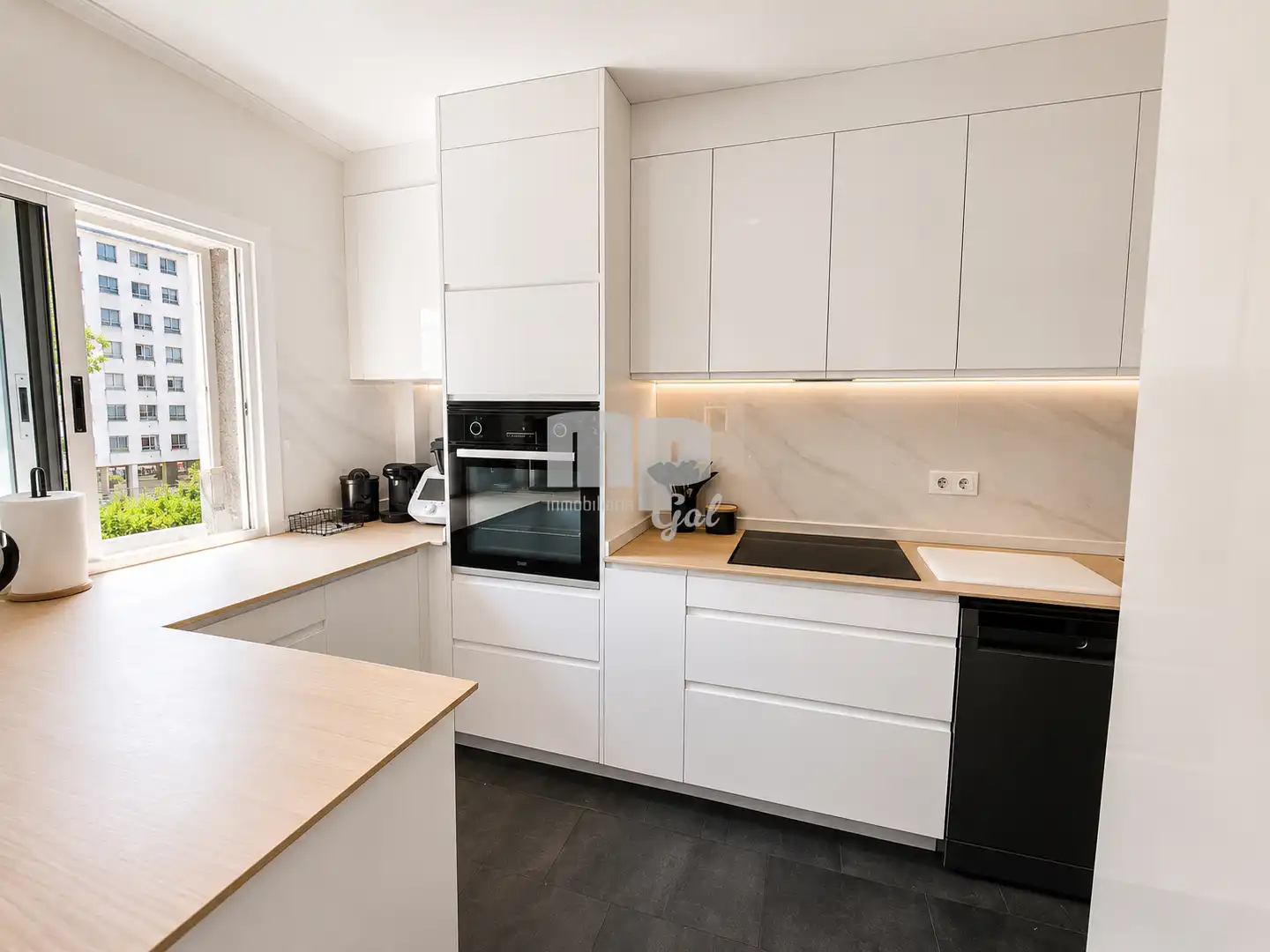 Kitchen of Flat for sale in Vigo   with Heating