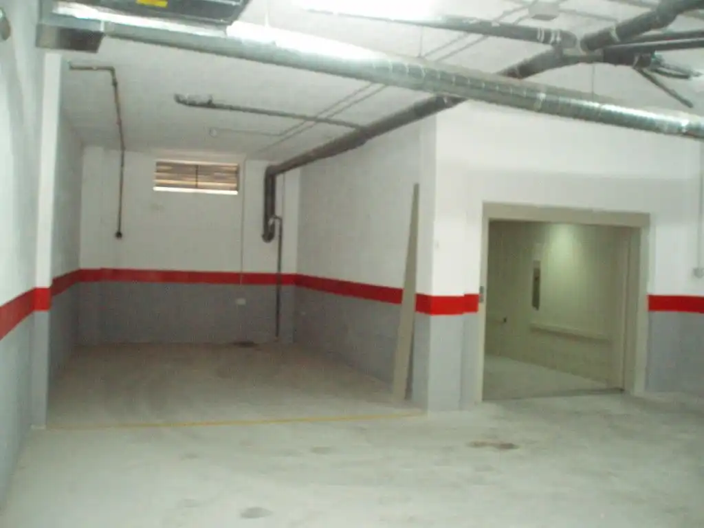 Garage for rent in Granada