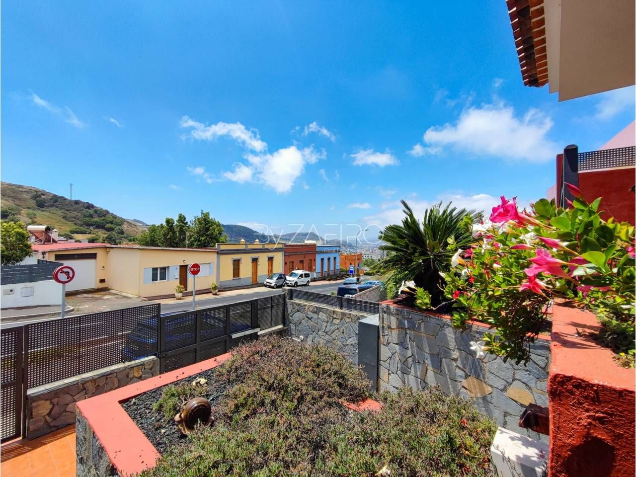 Vista exterior de Casa adosada en venda en San Cristóbal de la Laguna amb Jardí privat i Terrassa