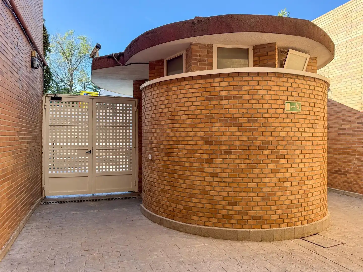 Vista exterior de Pis en venda en Rozas Centro