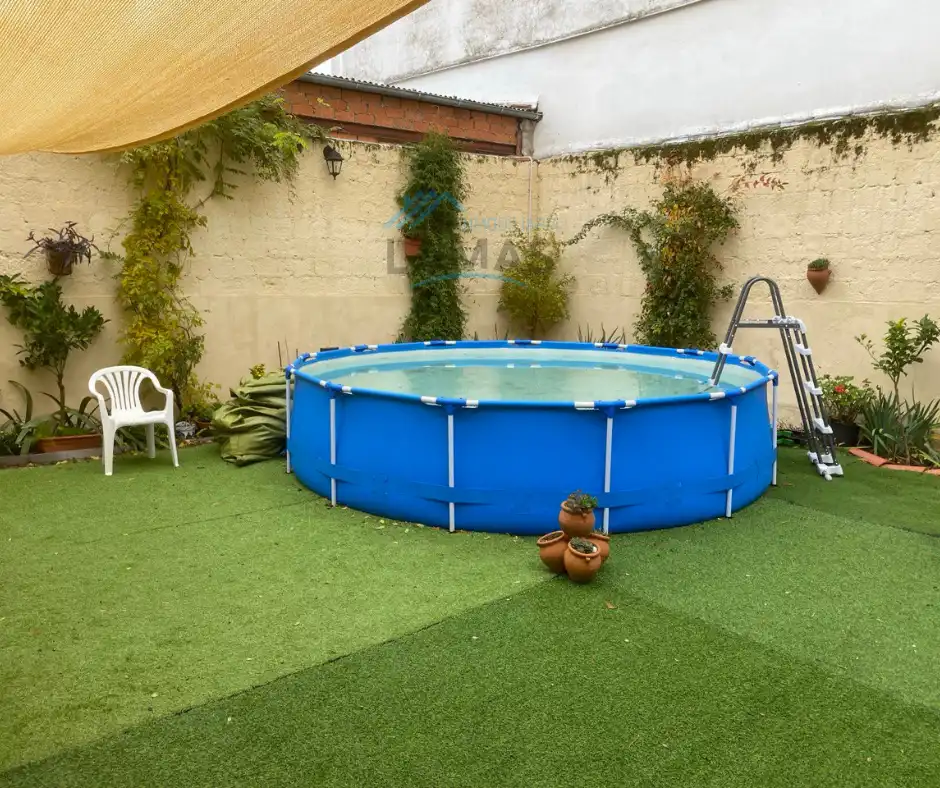 Piscina de Casa o chalet en venta en Navalmoral de la Mata con Aire acondicionado, Calefacción y Jardín privado