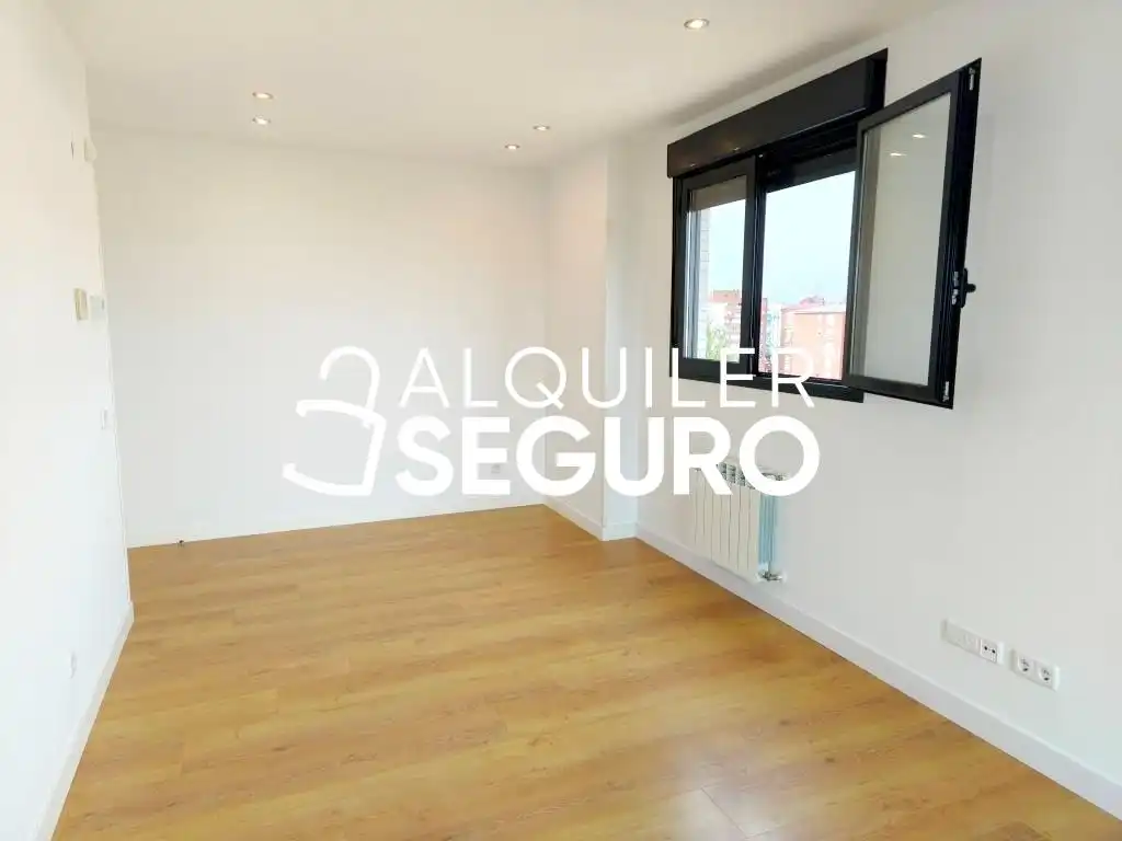 Bedroom of Flat for rent in Móstoles  with Air Conditioner, Heating and Terrace