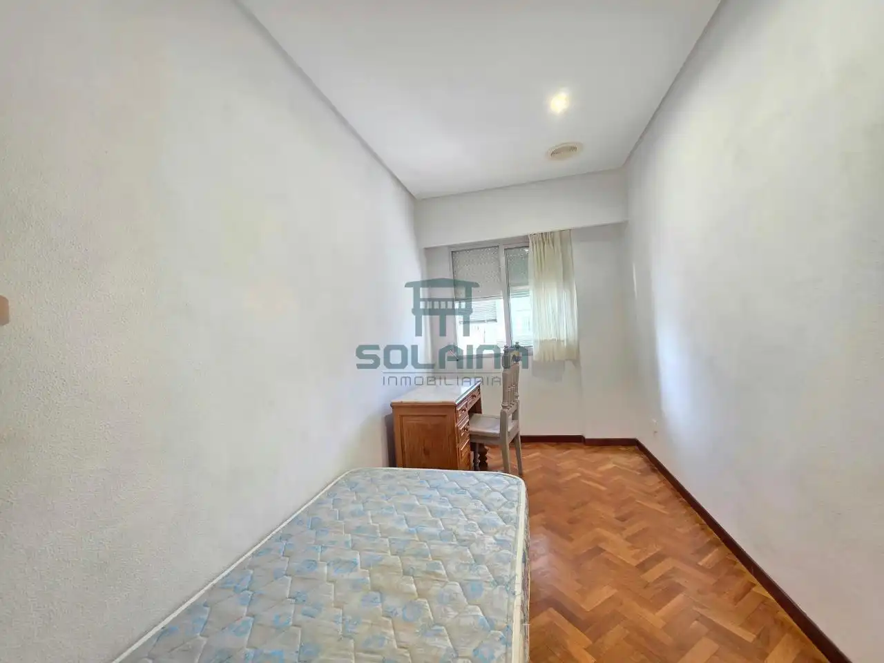Habitación de Piso en venta en Ourense Capital  con Aire acondicionado, Calefacción y Parquet
