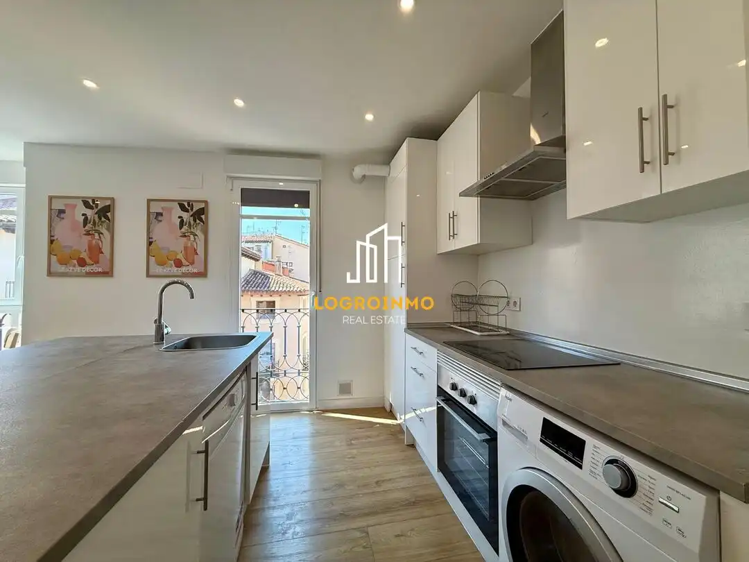 Cocina de Piso de alquiler en  Logroño con Calefacción y Balcón