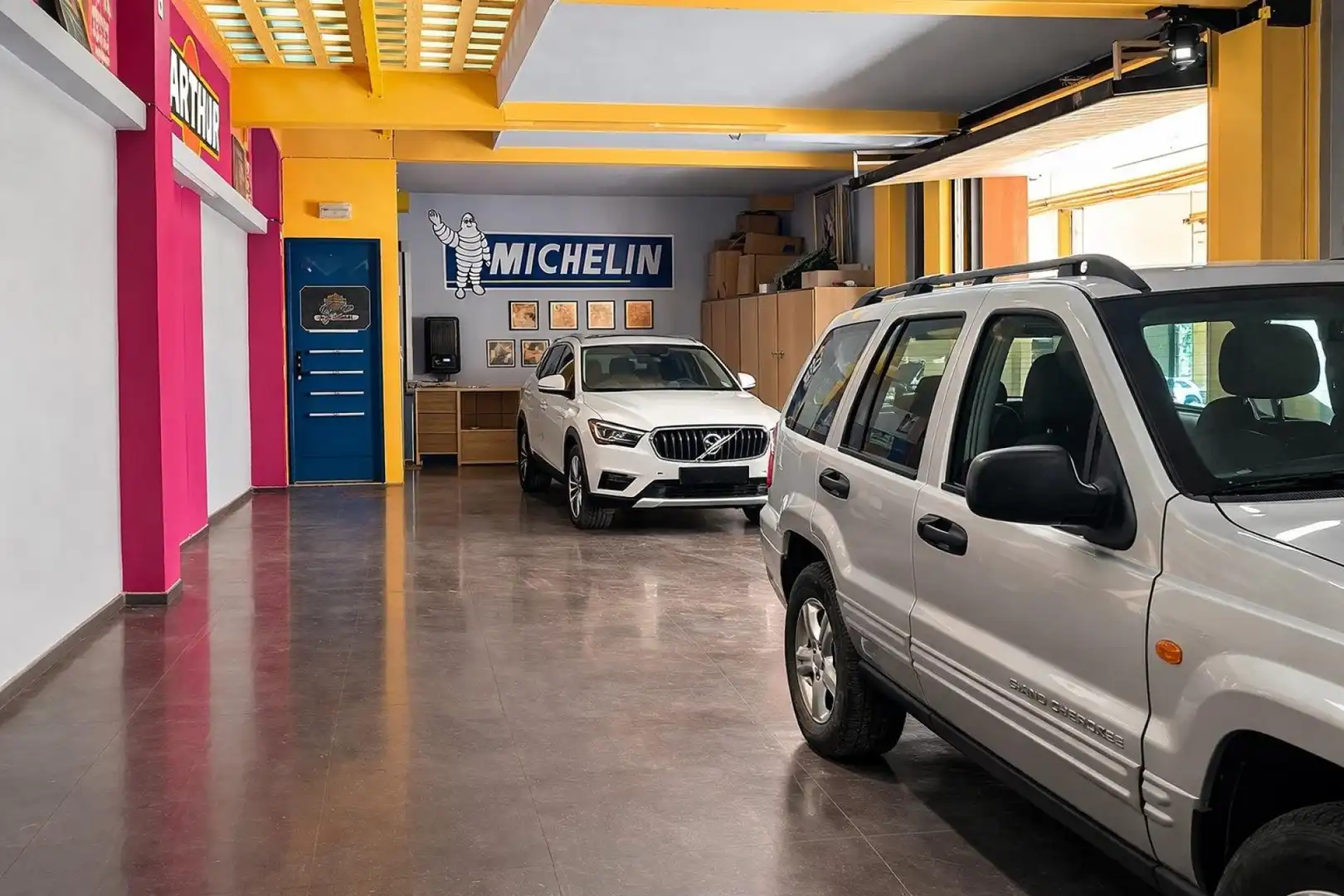Parking de Casa o chalet en venta en Almansa con Calefacción, Terraza y Piscina