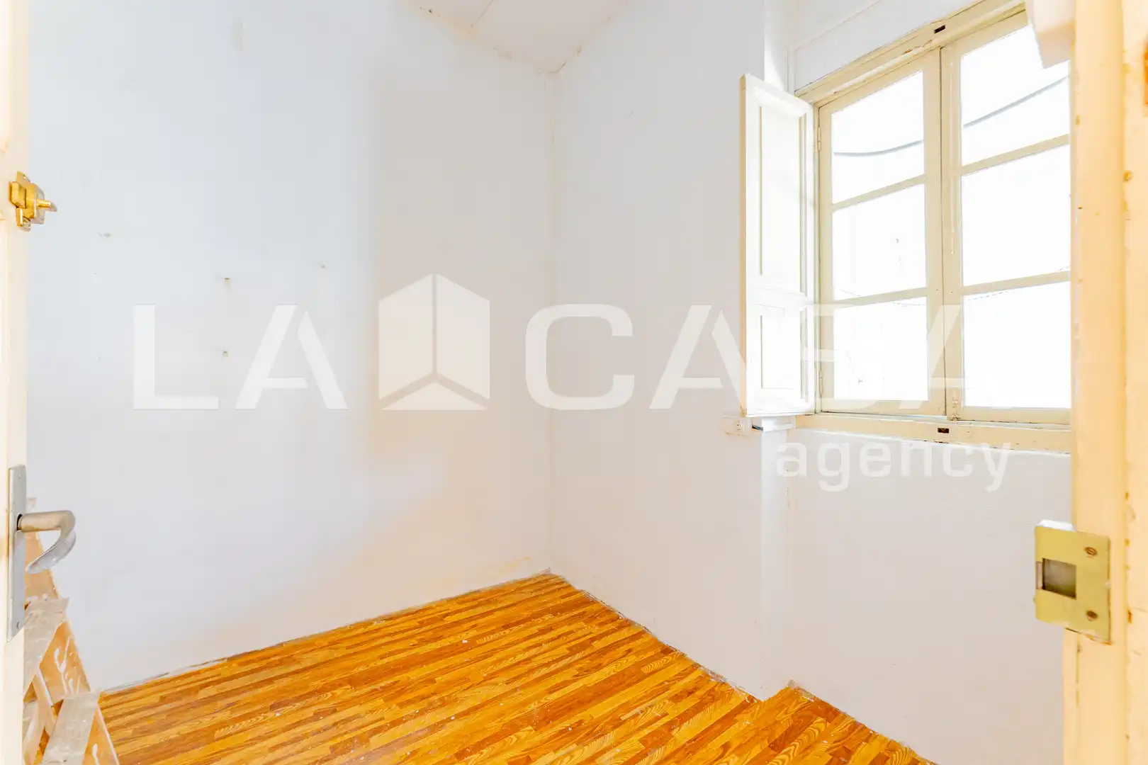 Bedroom of Flat for sale in Valencia  with Balcony