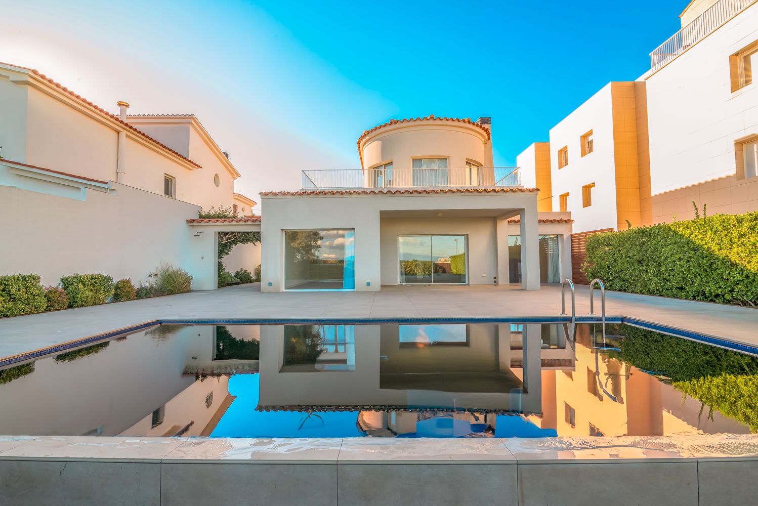 Piscina de Casa o xalet en venda en L'Escala amb Aire condicionat, Calefacció i Jardí privat