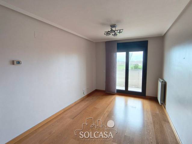 Piso en Alquiler en Calle Emilio Alarcos en Aranzana