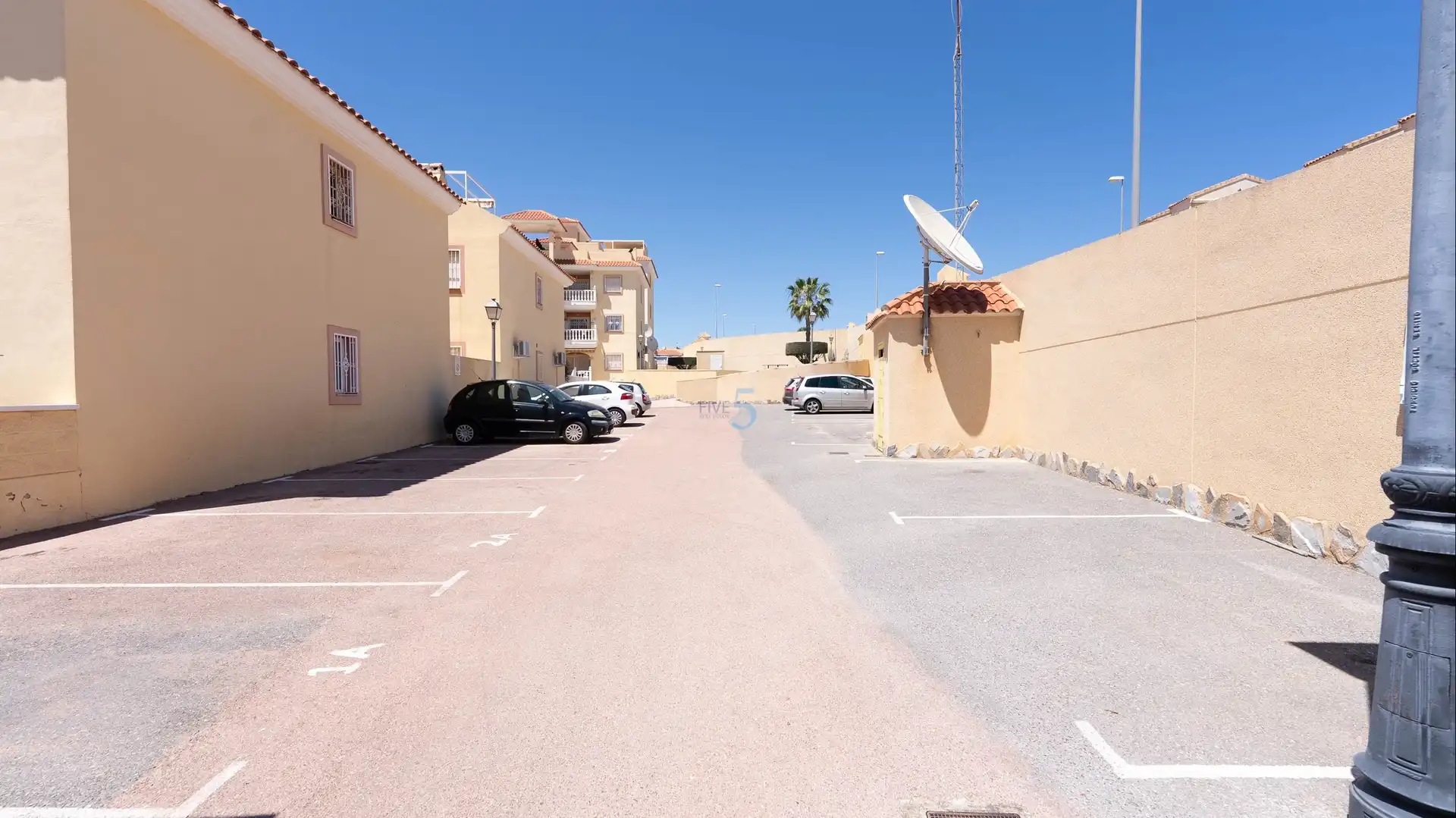 Parking of Flat for sale in Orihuela  with Air Conditioner, Swimming Pool and Furnished