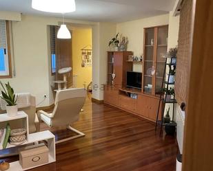 Living room of Apartment for sale in Ourense Capital   with Heating, Parquet flooring and Furnished