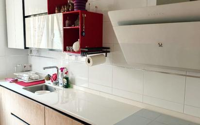 Kitchen of Single-family semi-detached for sale in Chozas de Abajo  with Heating, Parquet flooring and Terrace