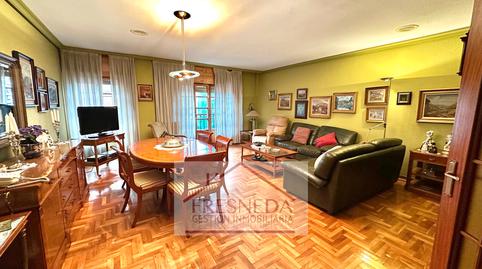 Foto 2 de Piso en venta en Calle Uría, 44, Salesas - Foncalada - Campoamor, Oviedo