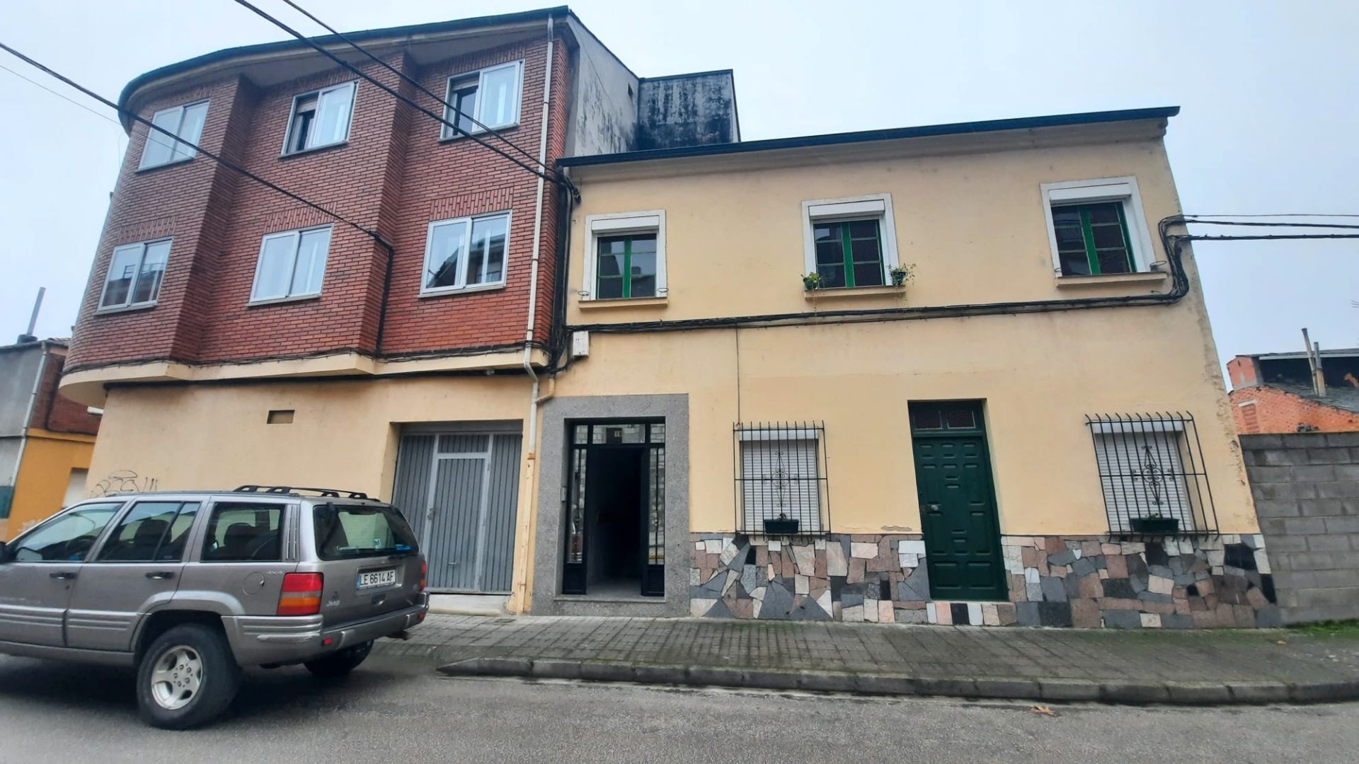 Exterior view of Building for sale in Ponferrada