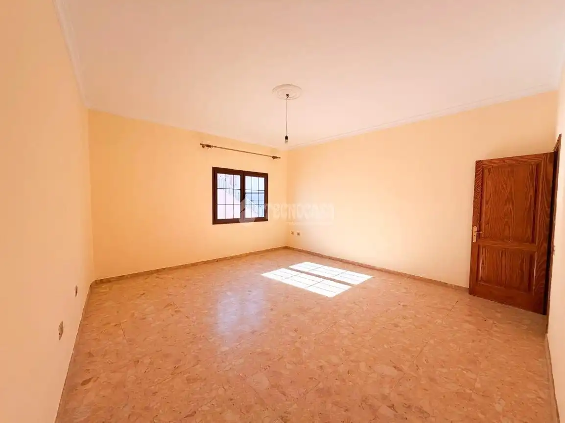 Habitación de Casa adosada en venta en Ingenio con Terraza y Balcón