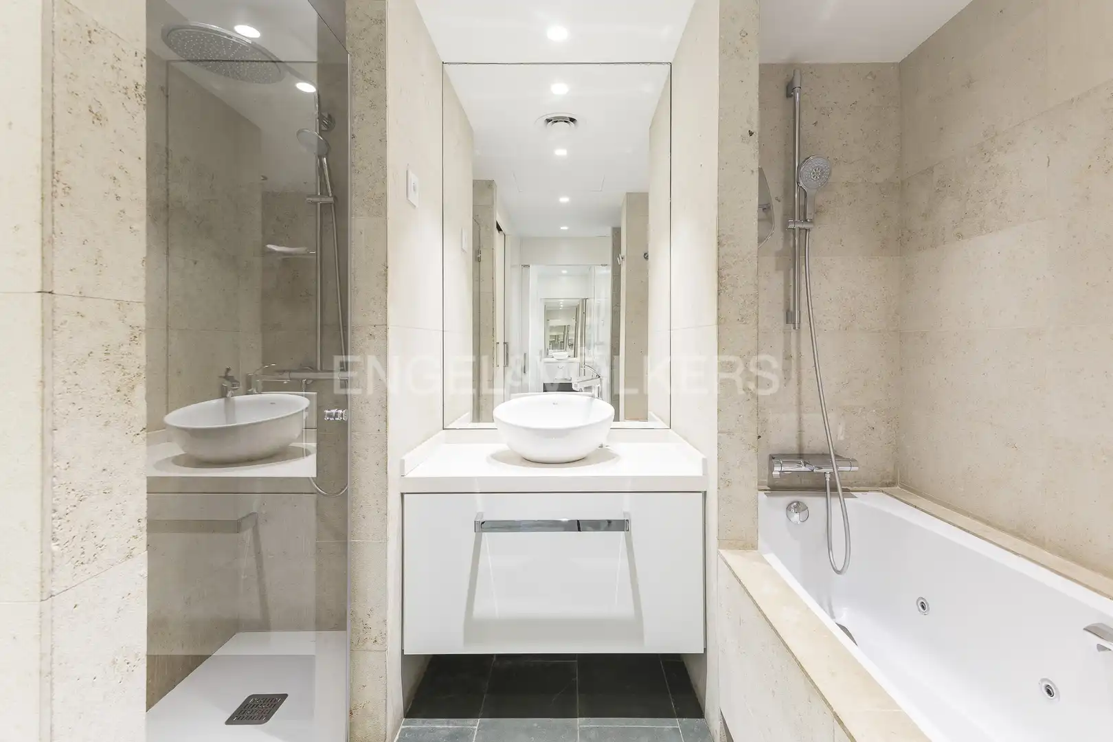 Baño de Piso en venta en Barcelona con Aire acondicionado, Calefacción y Amueblado