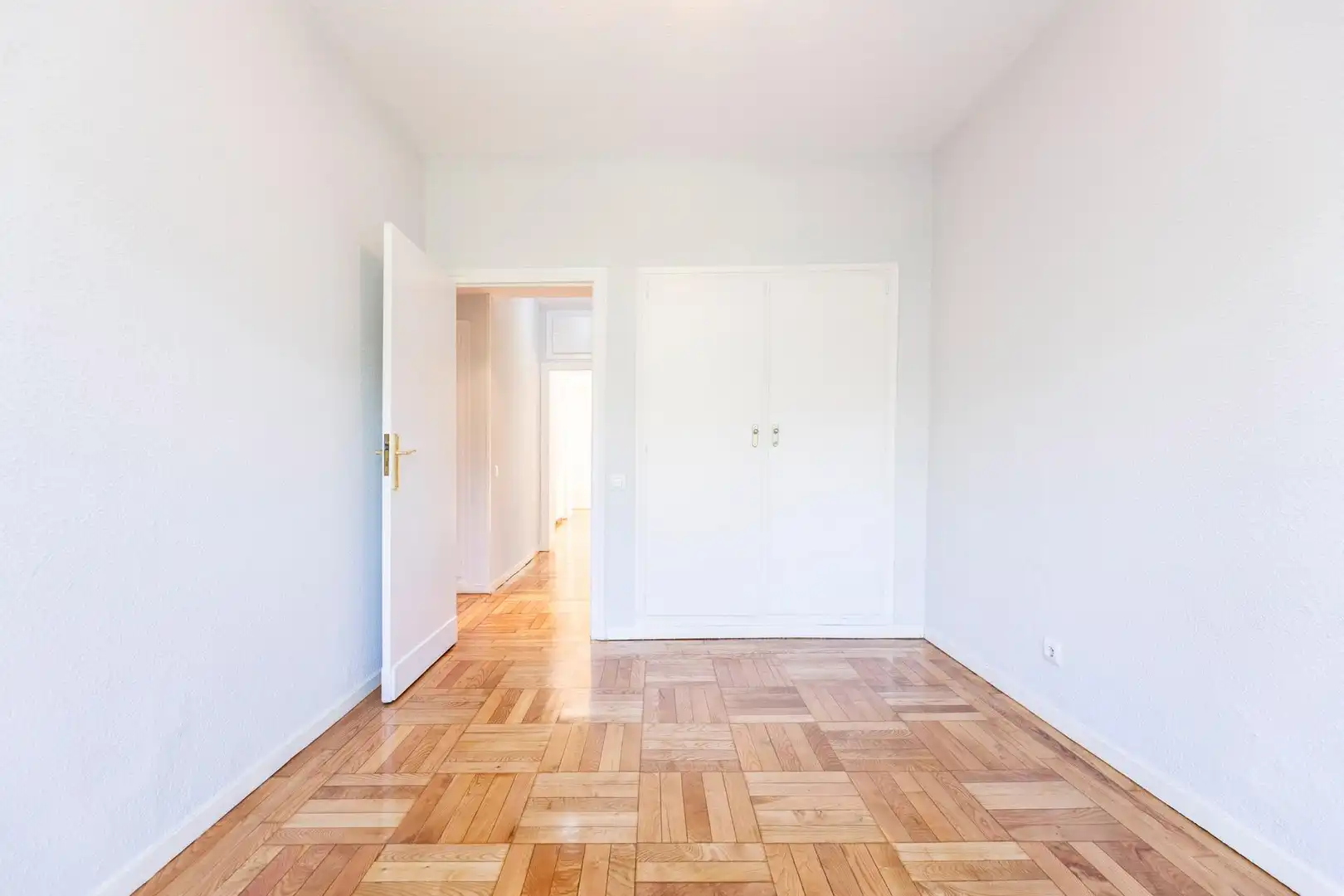 Habitación de Piso de alquiler en Madrid con Calefacción, Parquet y Terraza
