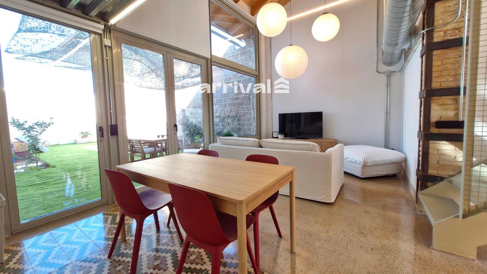 Sala d'estar de Casa o xalet en venda en  Valencia Capital amb Aire condicionat, Calefacció i Jardí privat