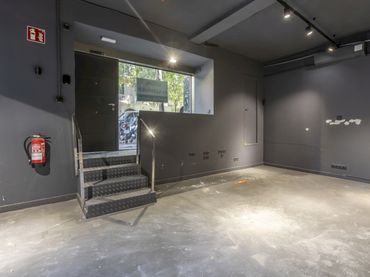 Local comercial de lloguer a Carrer de Casanova 163