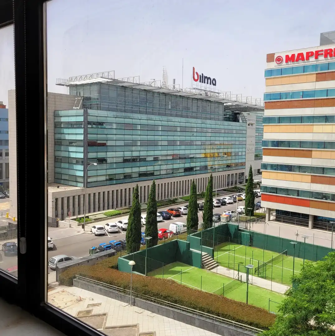 Vista exterior de Oficina en venda en Madrid amb Aire condicionat, Calefacció i Internet