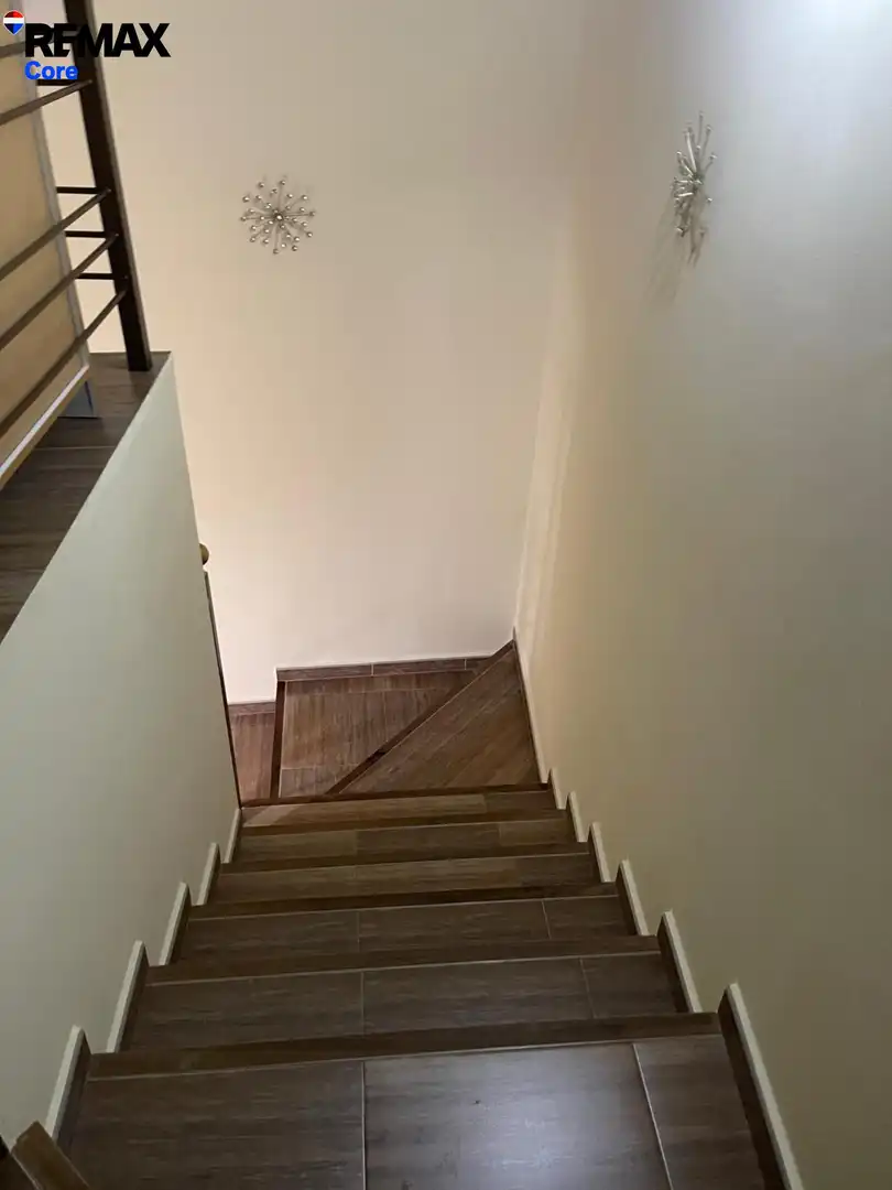 Einfamilien-Reihenhaus zum Verkauf in Montijo mit Klimaanlage, Heizung und Terrasse