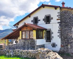 Vista exterior de Casa o xalet en venda en Miera amb Balcó