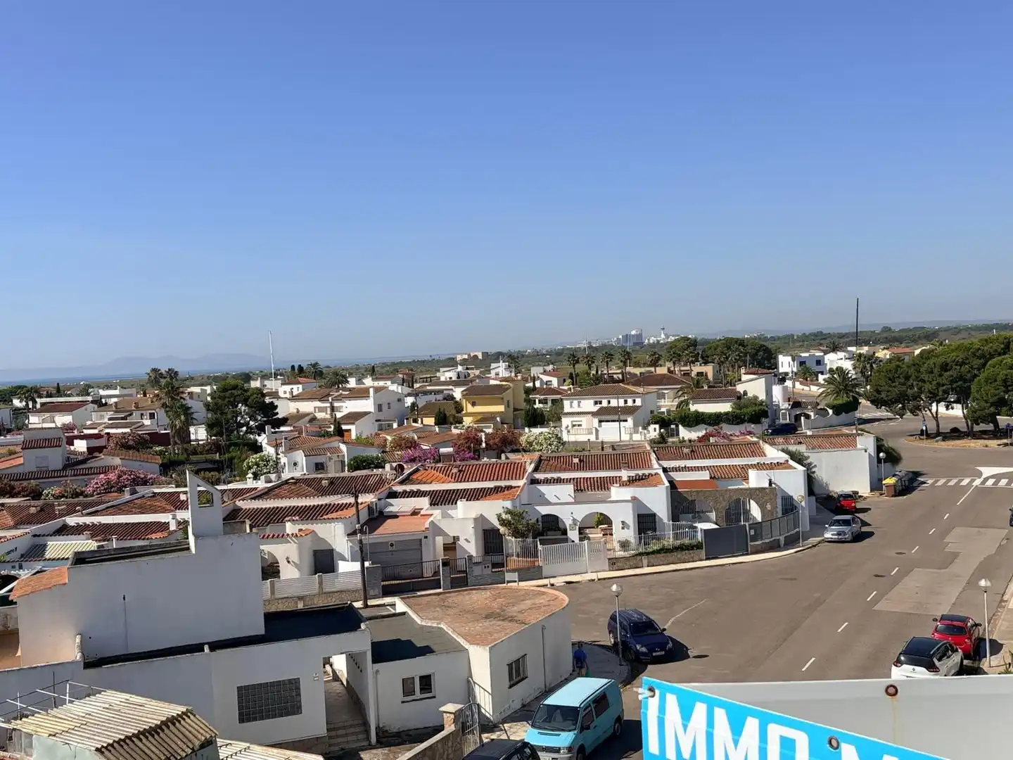 Vista exterior de Estudi en venda en Roses amb Calefacció, Terrassa i Moblat