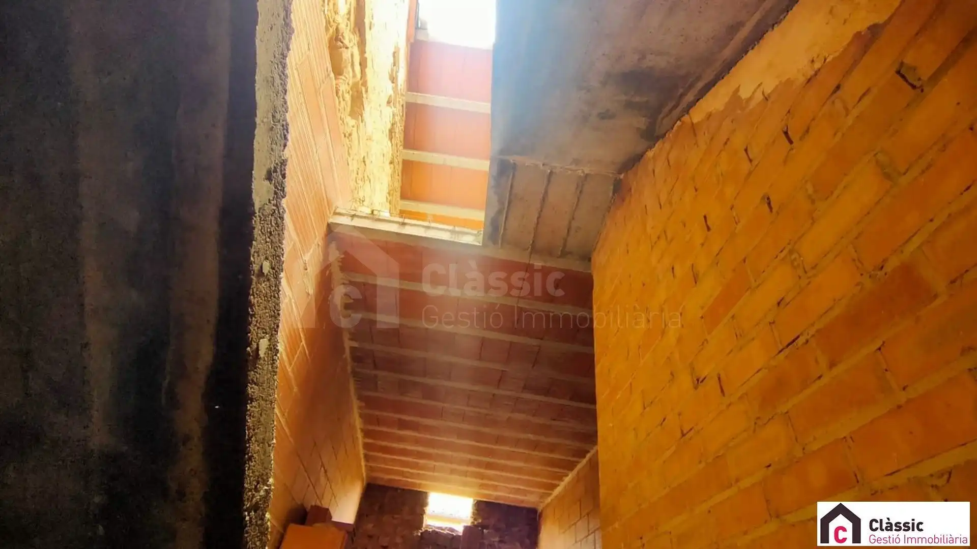 Casa adosada en venda a Els Prats de Rei