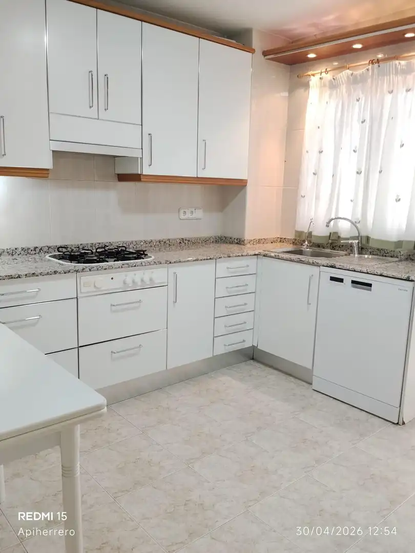 Cocina de Piso de alquiler en Alicante / Alacant con Amueblado y Balcón