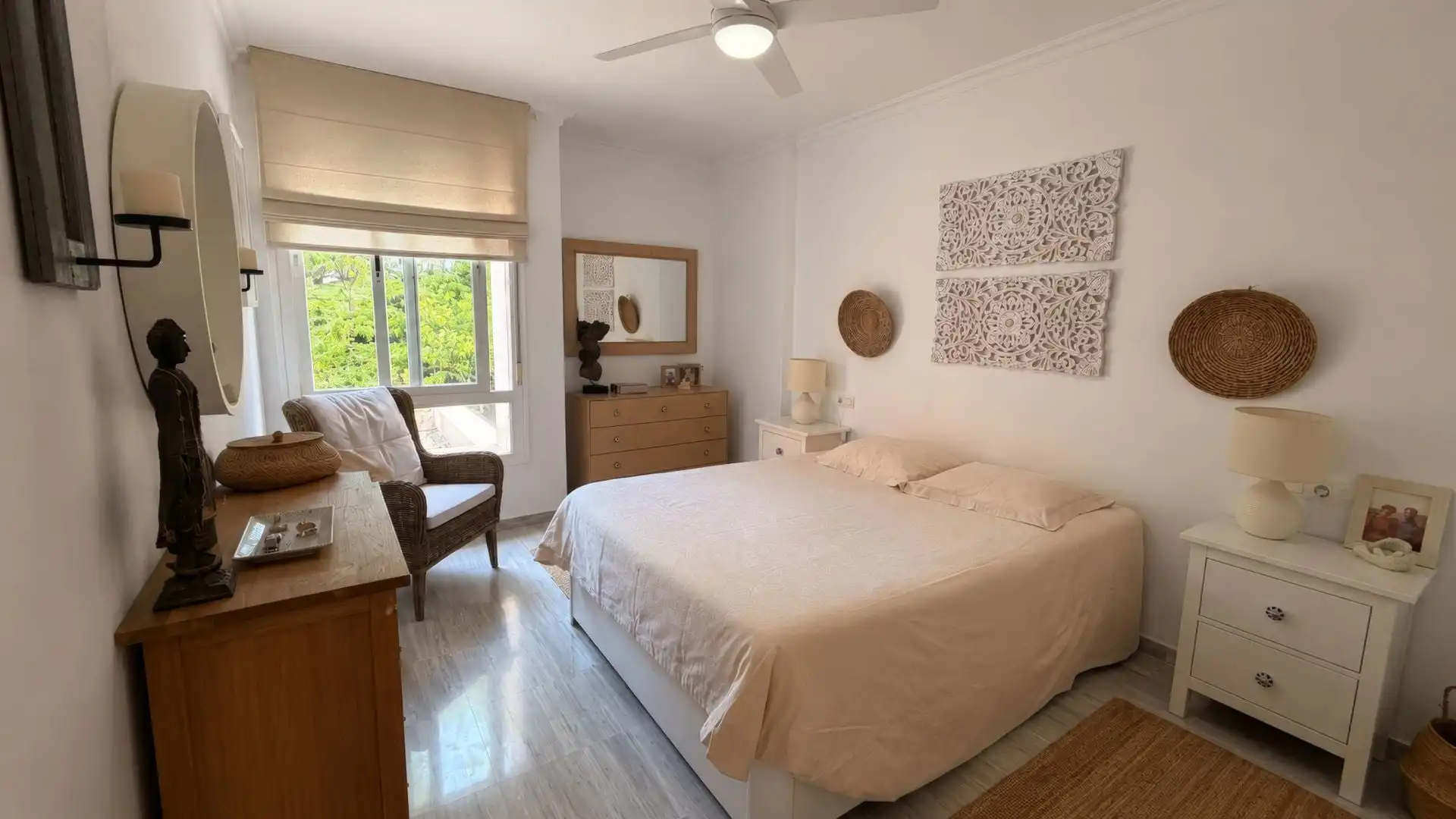 Habitación de Apartamento en venta en Alhaurín El Grande con Aire acondicionado, Trastero y Piscina
