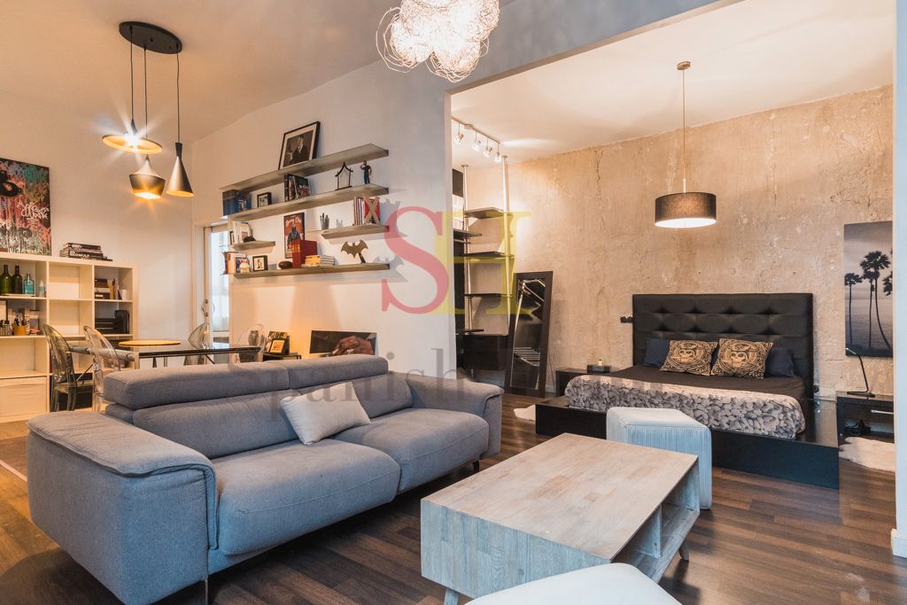 Sala d'estar de Apartament de lloguer en  Madrid Capital amb Aire condicionat, Calefacció i Moblat
