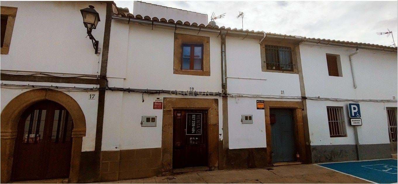 Vista exterior de Casa o xalet en venda en Valencia de Alcántara amb Terrassa