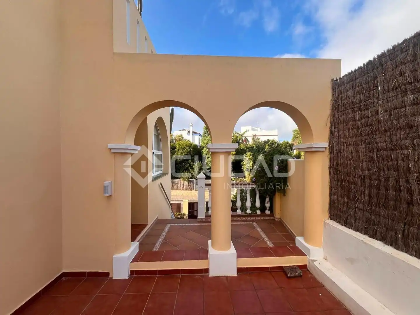 Terraza de Casa adosada en venta en Sanlúcar de Barrameda con Aire acondicionado, Jardín privado y Terraza