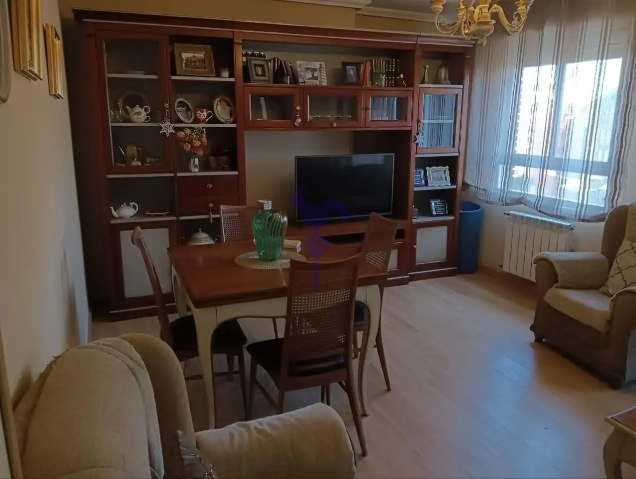 Sala de estar de Piso en venta en León Capital  con Calefacción, Parquet y Terraza