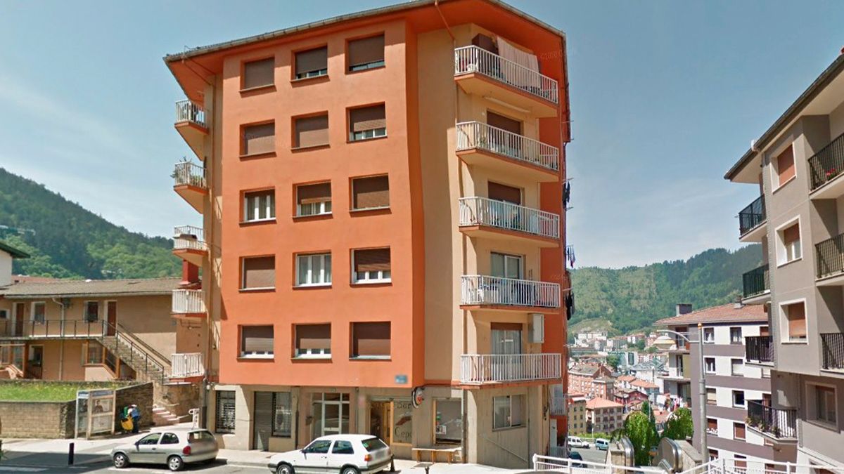 Vista exterior de Local en venda en Eibar