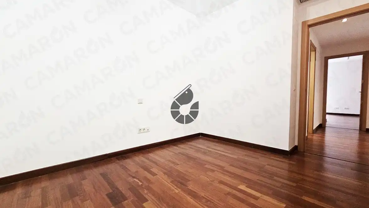 Habitación de Piso en venta en Mairena del Aljarafe con Aire acondicionado, Trastero y Piscina comunitaria