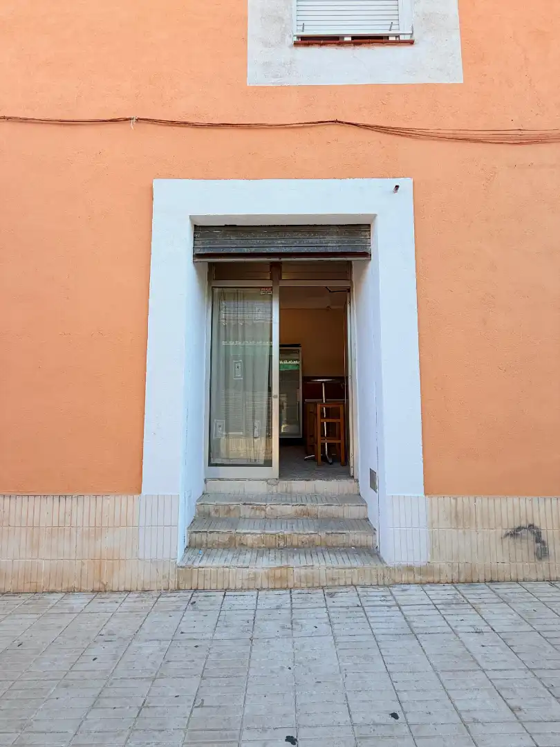 Vista exterior de Local de alquiler en Tarragona con Amueblado