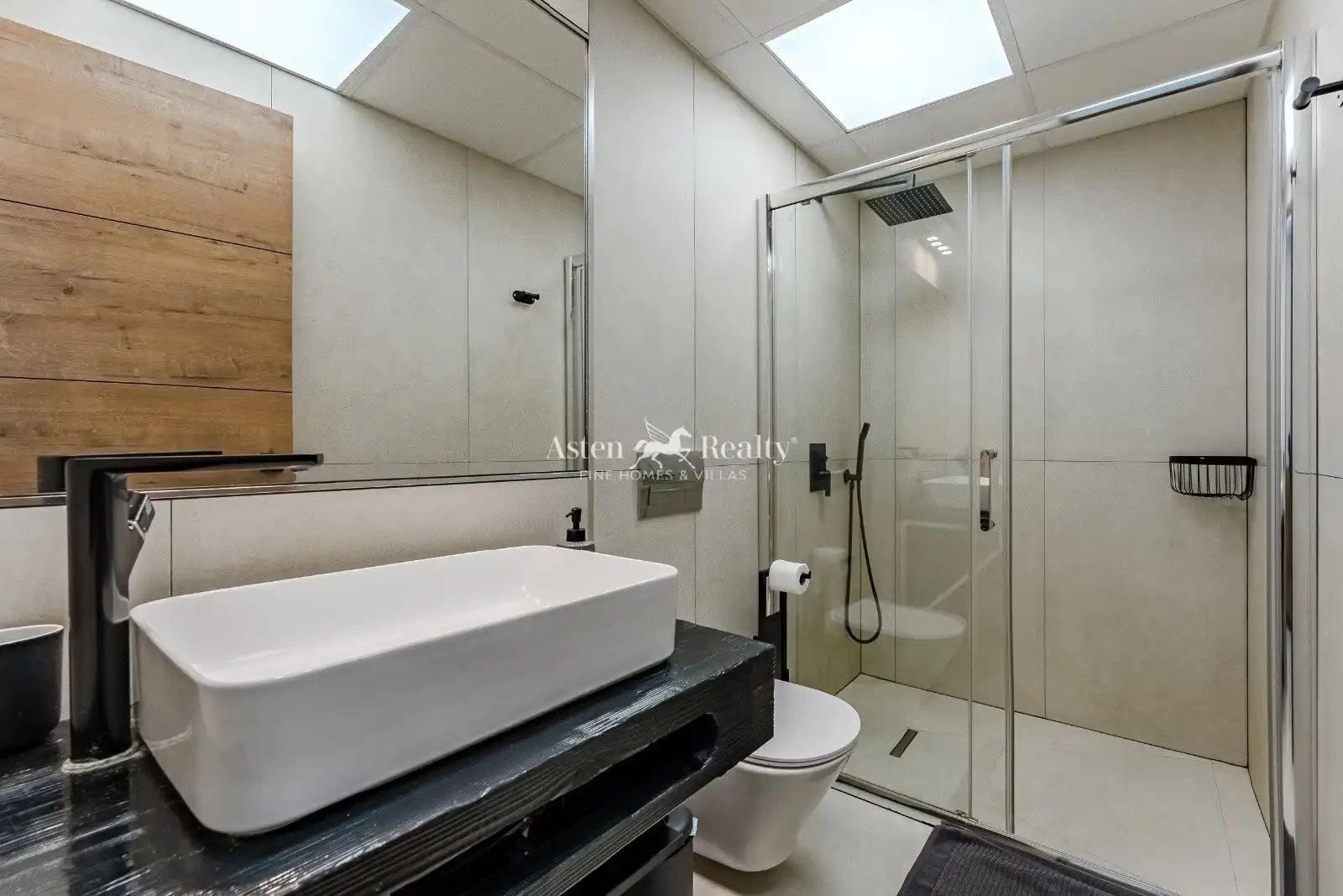 Bany de Apartament en venda en Adeje amb Terrassa, Piscina i Moblat