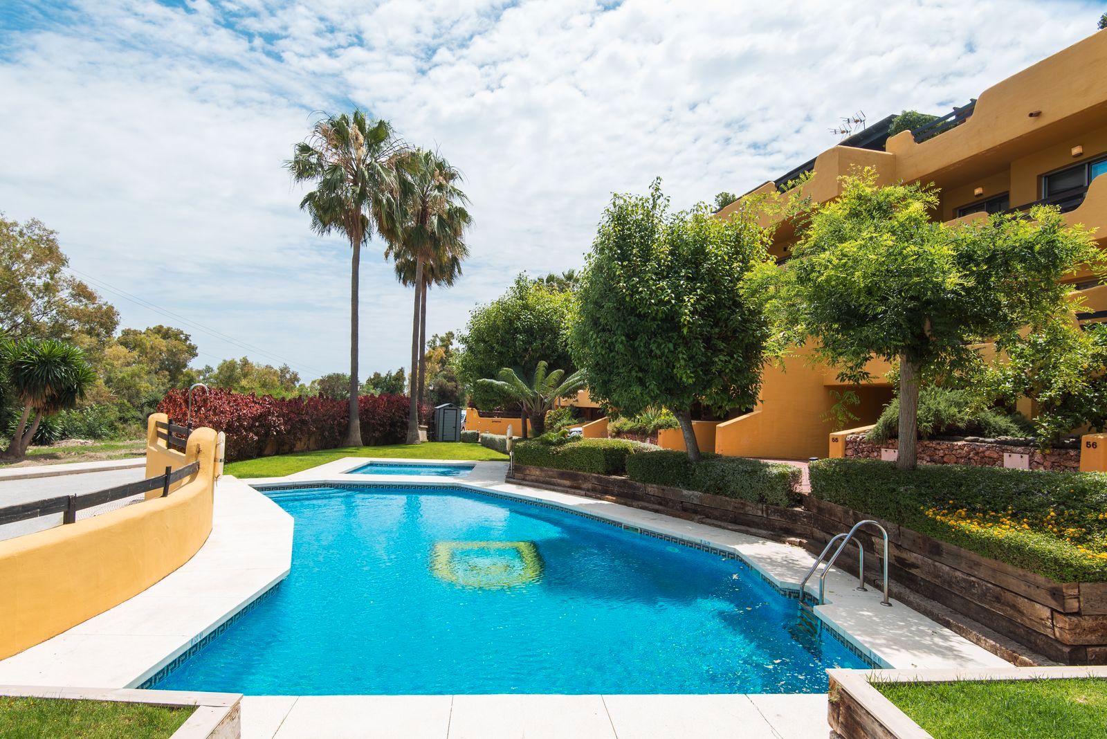 Swimming pool of Single-family semi-detached for sale in Marbella  with Terrace, Storage room and Furnished