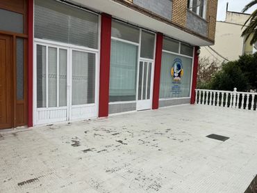Locale commerciale in affitto a Avenida Asturias