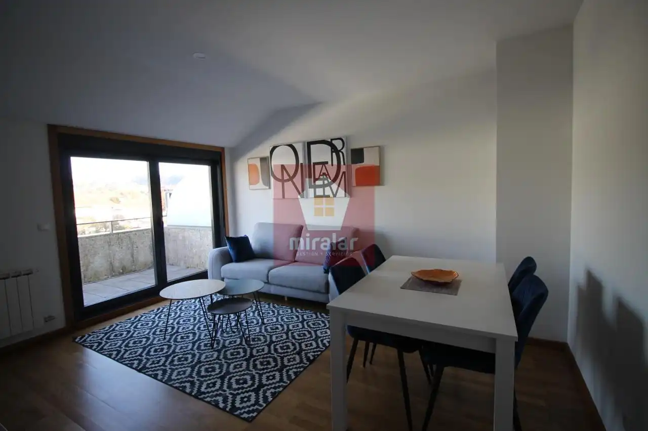 Sala de estar de Ático en venta en Salvaterra de Miño con Calefacción, Terraza y Amueblado