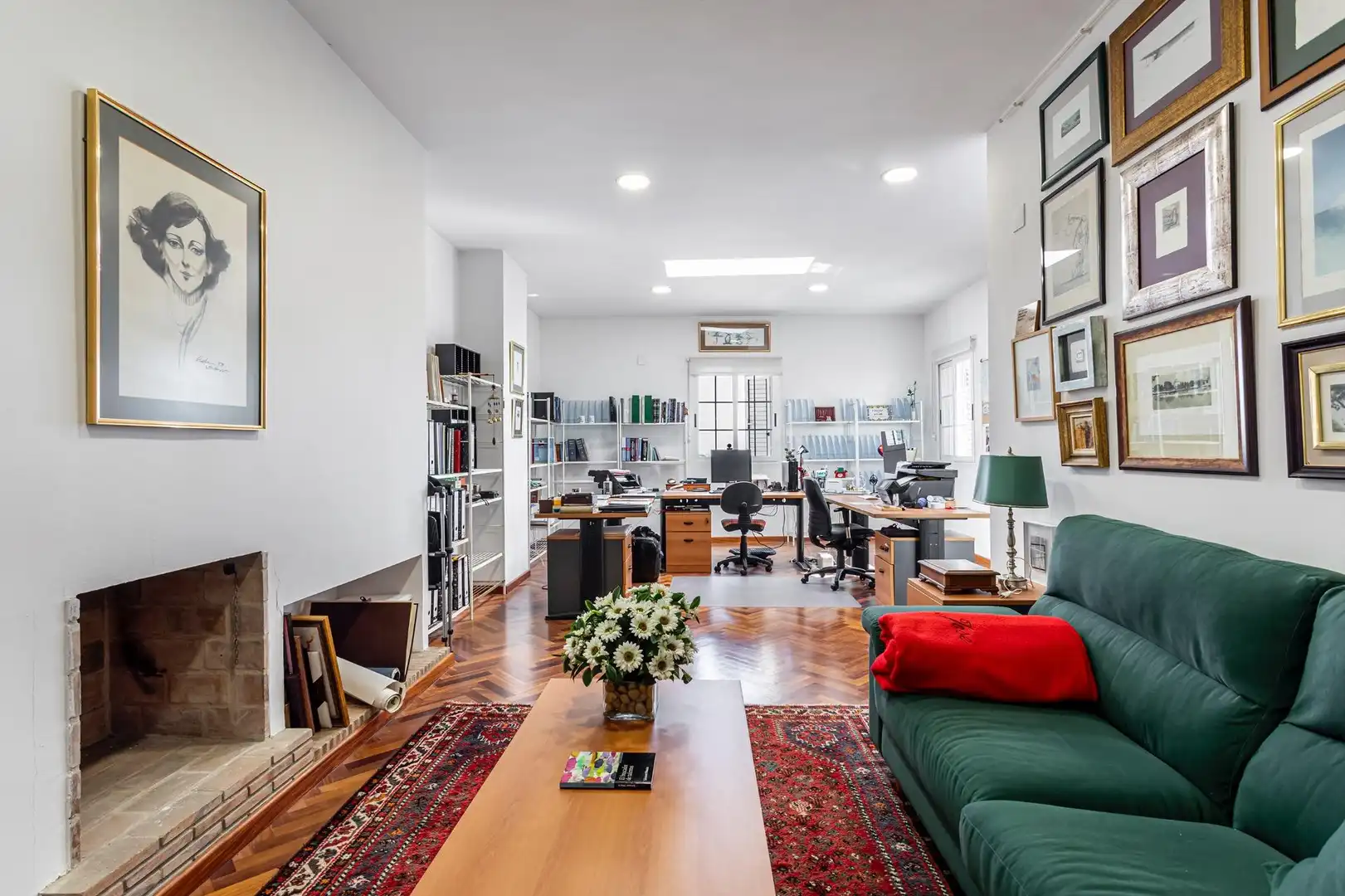 Living room of Houses for sale in Chiva  with Air Conditioner, Private garden and Terrace