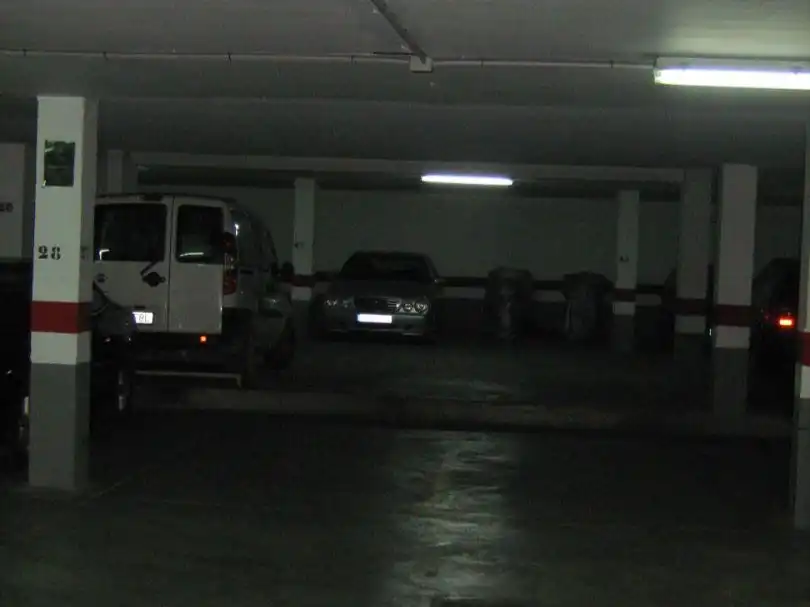 Parking of Garage for rent in Valencia  with Alarm