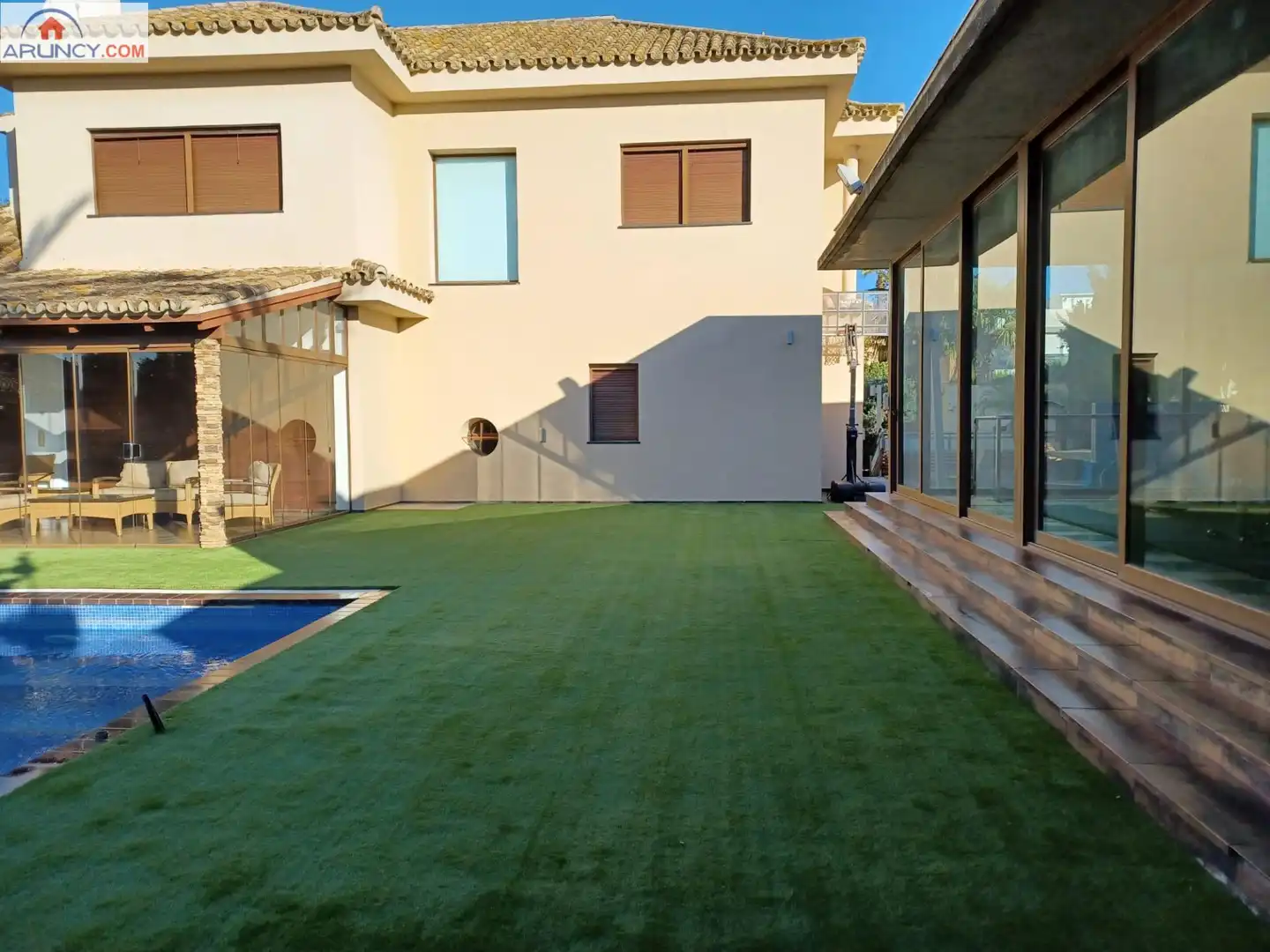 Piscina de Casa o xalet en venda en Alcalá de Guadaira amb Aire condicionat, Jardí privat i Traster