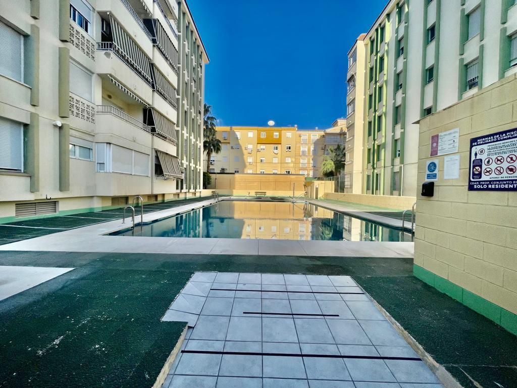 Piscina de Piso en venta en Vélez-Málaga con Piscina comunitaria