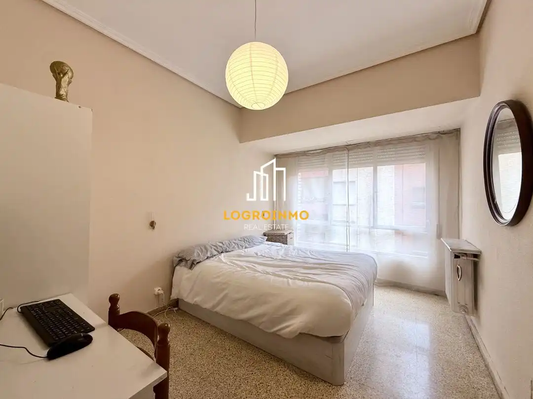 Bedroom of Flat for sale in  Logroño  with Heating and Terrace