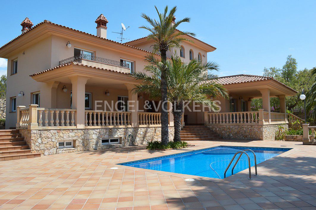 Exterior view of Country house for sale in  Tarragona Capital  with Air Conditioner, Heating and Private garden
