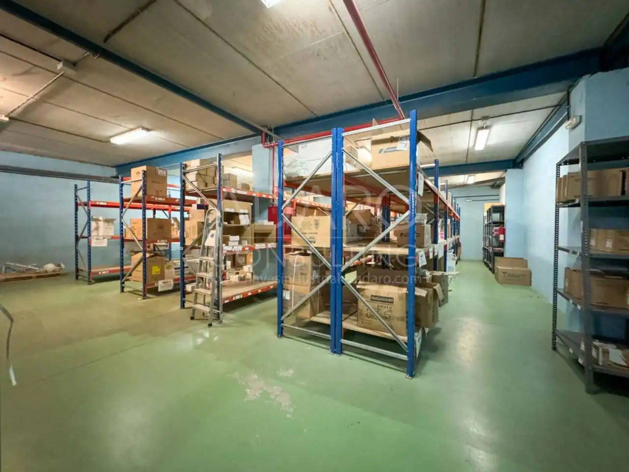 Nave industrielle à vendre à Calle Puerto de Oncala