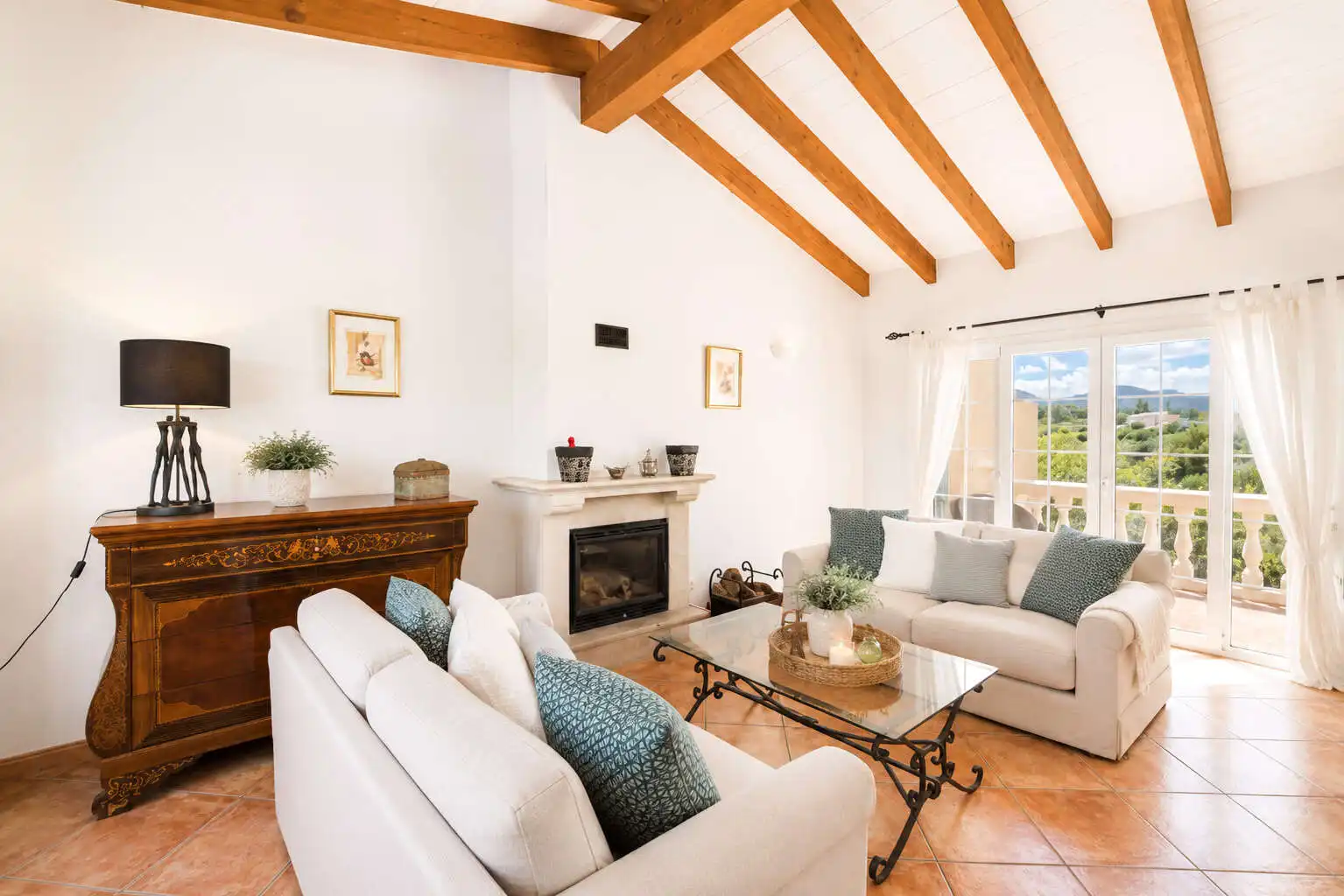 Sala d'estar de Casa adosada en venda en Manacor amb Aire condicionat, Terrassa i Moblat