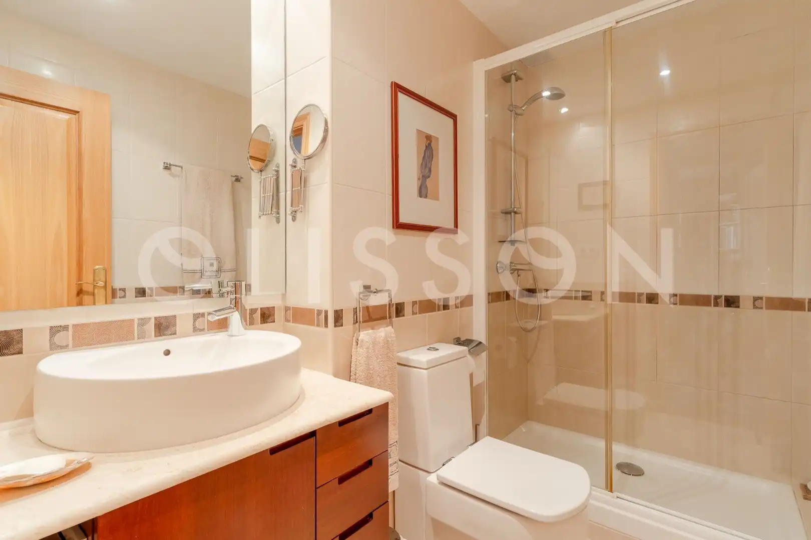 Baño de Piso en venta en Madrid con Calefacción, Terraza y Trastero