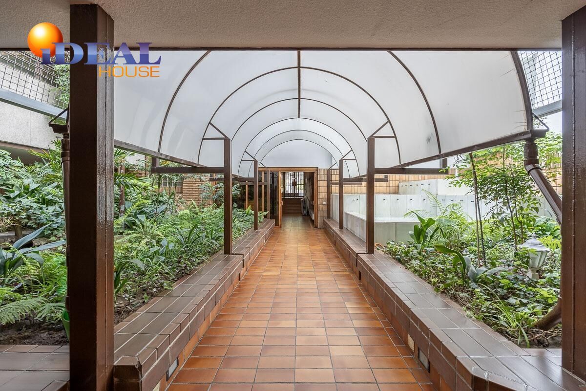 Flat for sale in  Granada Capital  with Air Conditioner, Heating and Terrace